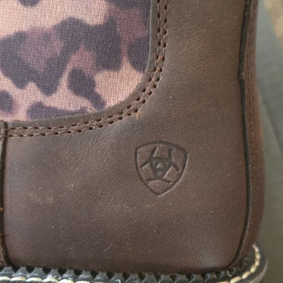 NWT Ariat Brown Leather Boots with Tan Leopard Accents - Picture 2 of 5